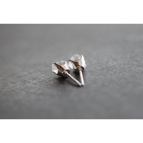 Sterling silver stud earrings, alternative diamond, uncut natural gemsto… - Picture 5 of 5
